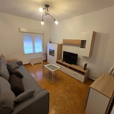 Apartment Becquer 10 - Centrico, Wifi, Ideal 4 Personas